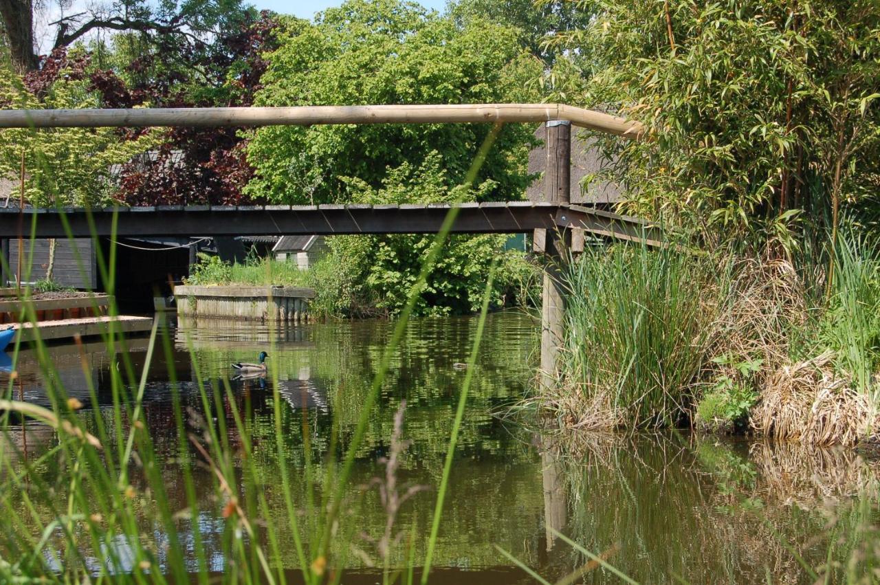 Bed-On-A-Boat Hotel Giethoorn Exterior photo