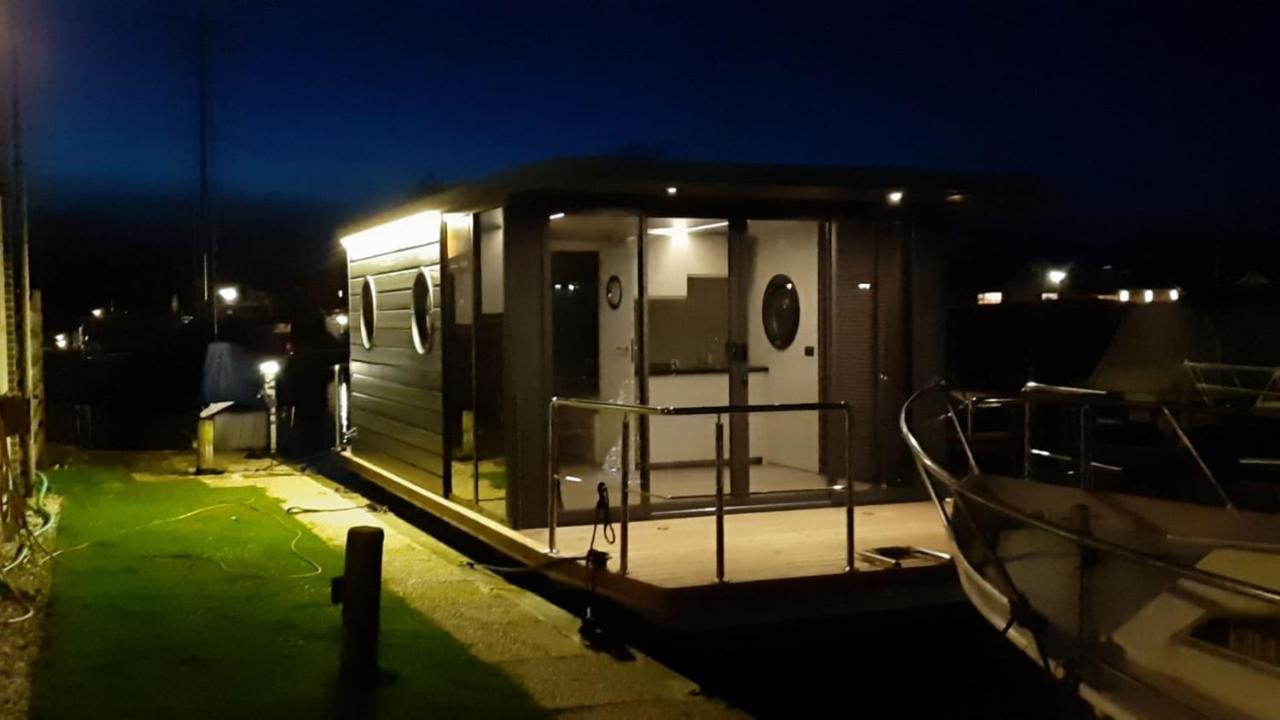 Bed-On-A-Boat Hotel Giethoorn Exterior photo