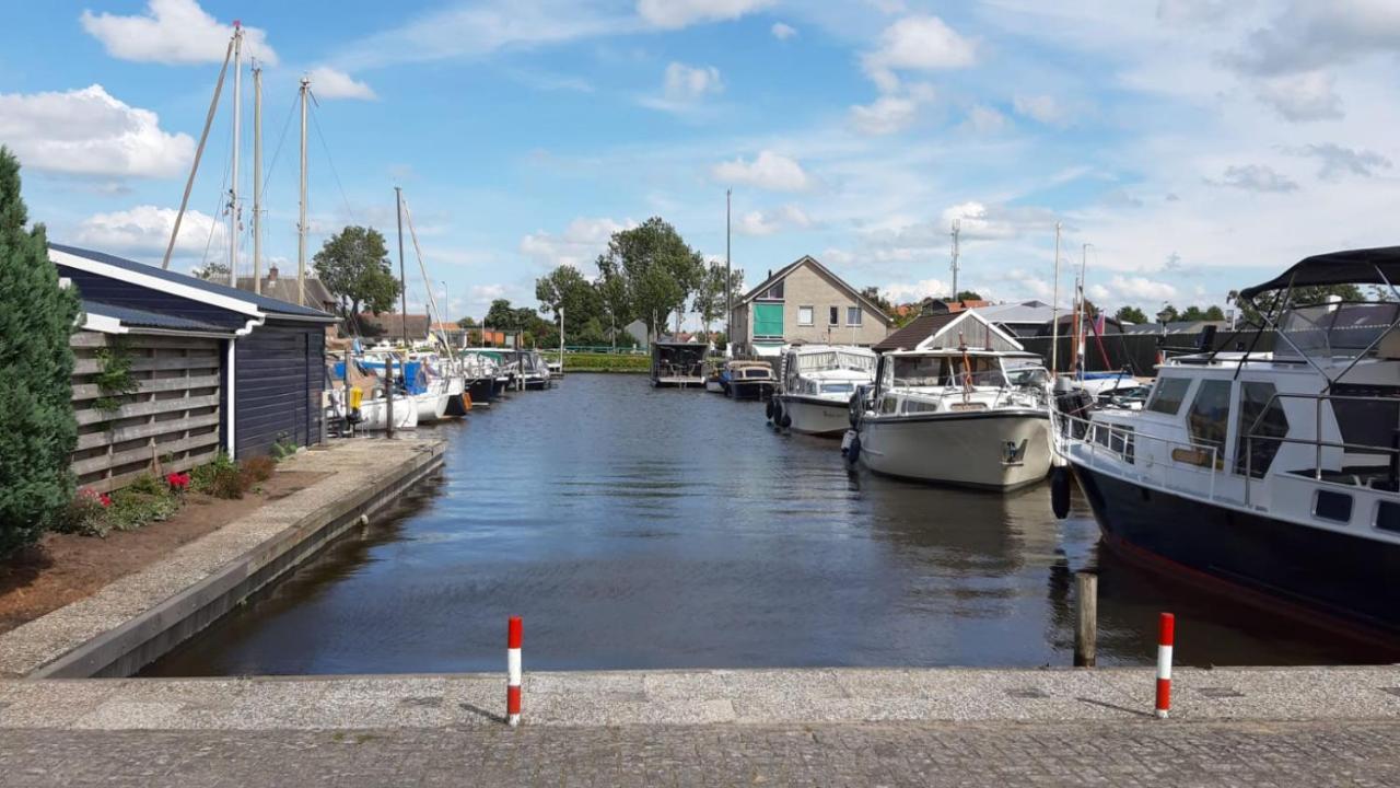 Bed-On-A-Boat Hotel Giethoorn Exterior photo