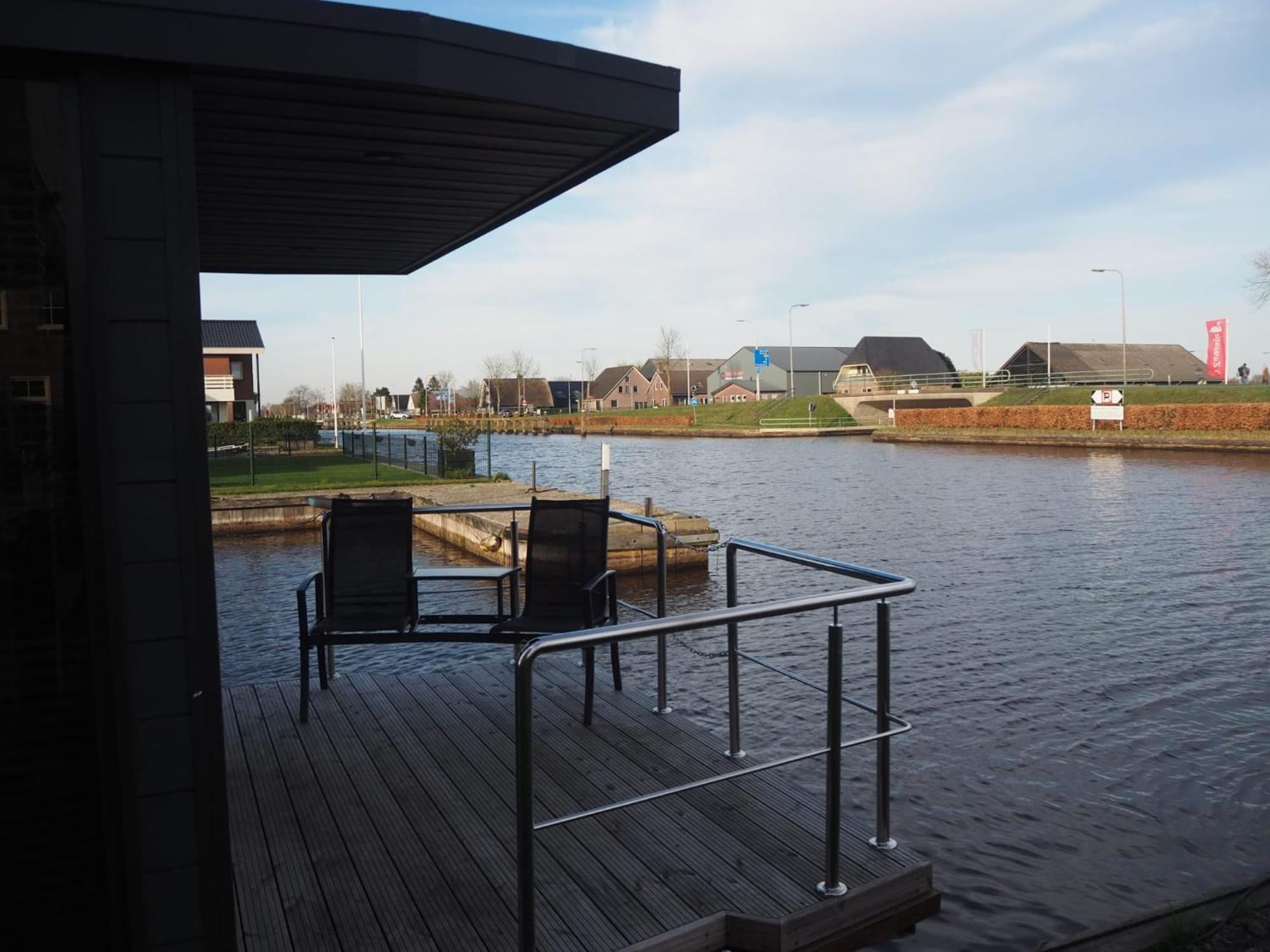 Bed-On-A-Boat Hotel Giethoorn Exterior photo
