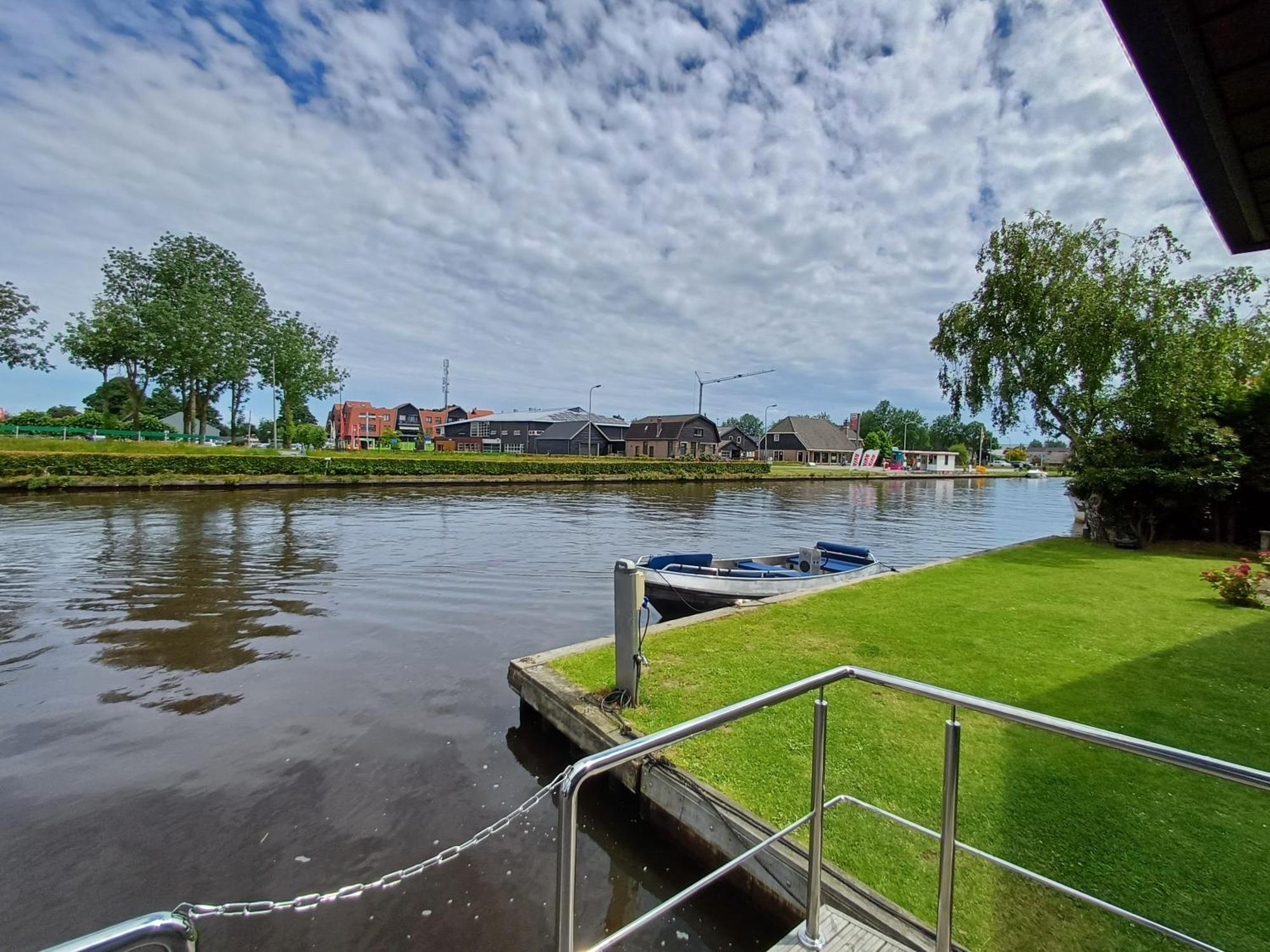 Bed-On-A-Boat Hotel Giethoorn Exterior photo
