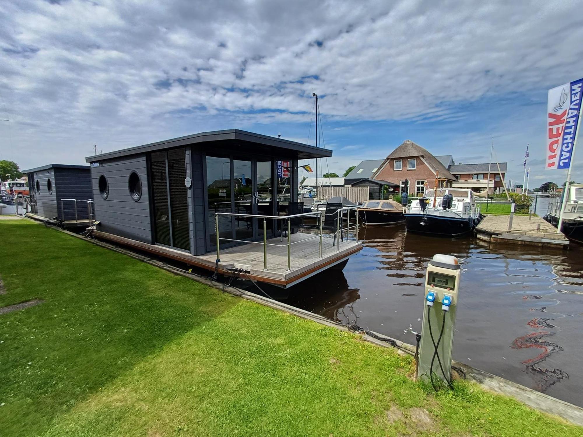Bed-On-A-Boat Hotel Giethoorn Exterior photo